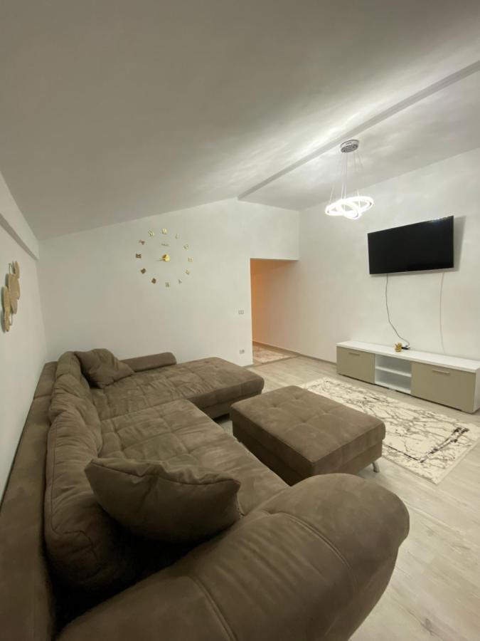Mr&Mrs Aparthotel Фелтічень Екстер'єр фото