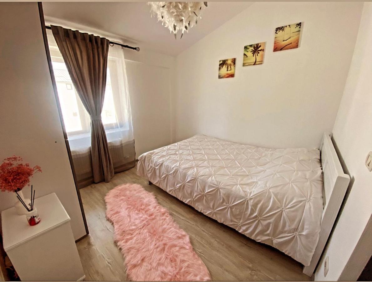 Mr&Mrs Aparthotel Фелтічень Екстер'єр фото
